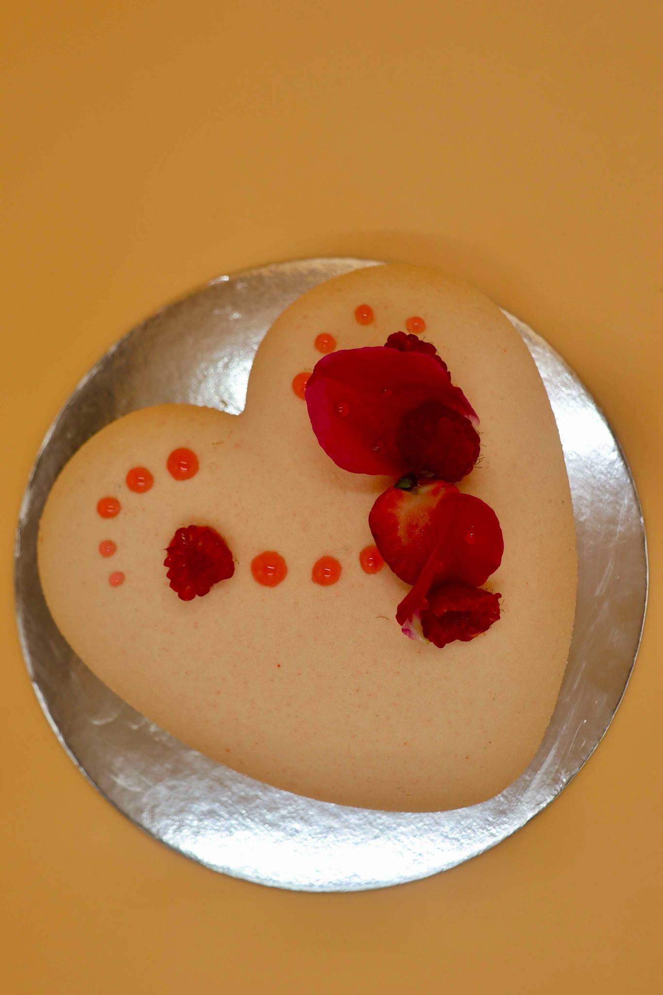Mousse Cake Mothers Day - Berry & Chocolate